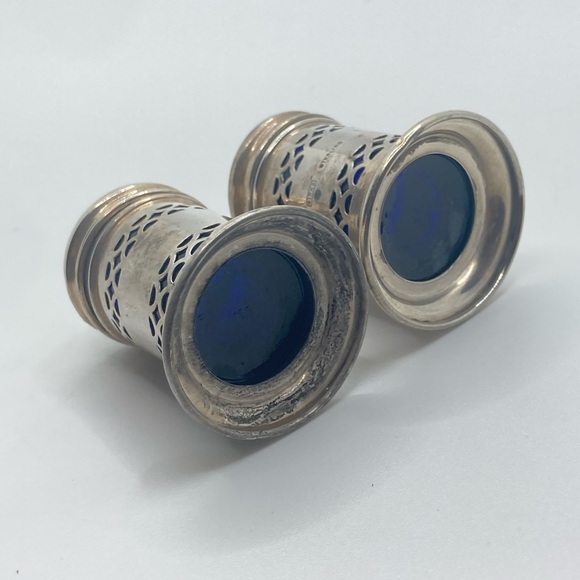 Vtg Birks Sterling Art Deco Cobalt Blue Glass Liner Salt &Pepper Shakers 2.1” - Picture 8 of 13